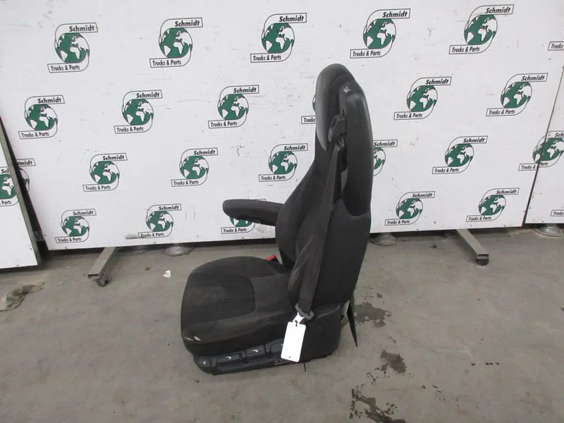 DAF 2104656 DAF XF CF 450 MODEL 2020 SET RECHTS EN LINKS - Seat for Truck: picture 4 DAF 2104656 DAF XF CF 450 MODEL 2020 SET RECHTS EN LINKS - Seat for Truck: picture 4