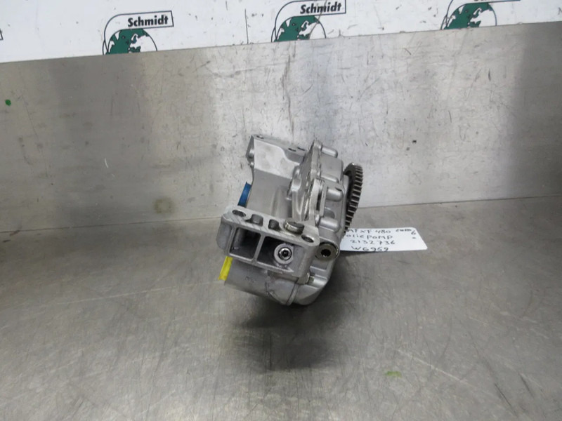DAF 2132736 OLIE POMP DAF XF 480 EURO 6 - Engine and parts for Truck: picture 2 DAF 2132736 OLIE POMP DAF XF 480 EURO 6 - Engine and parts for Truck: picture 2
