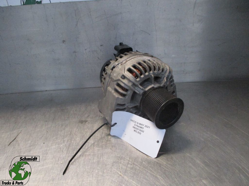 Iveco S-WAY 5802573042 DYNAMO EURO 6 MODEL 2021 - Alternator for Truck: picture 1 Iveco S-WAY 5802573042 DYNAMO EURO 6 MODEL 2021 - Alternator for Truck: picture 1