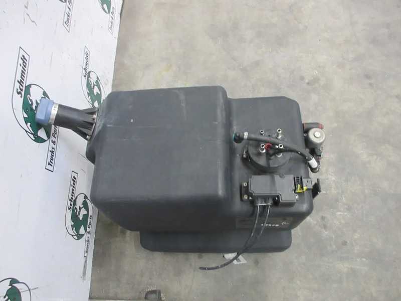 MAN 81.15402-5049 AD BLUE TANK MAN TGX 18.420 EURO 6 - Fuel tank for Truck: picture 5 MAN 81.15402-5049 AD BLUE TANK MAN TGX 18.420 EURO 6 - Fuel tank for Truck: picture 5