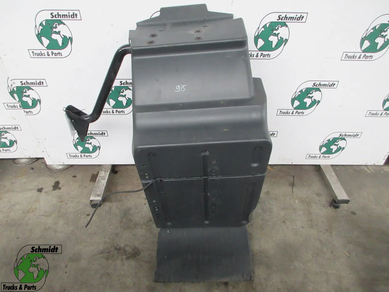 MAN 81.61210-0520//81.61210-0524 SPATBORD MAN TGM 18.250 EURO 6 - Cab and interior for Truck: picture 1 MAN 81.61210-0520//81.61210-0524 SPATBORD MAN TGM 18.250 EURO 6 - Cab and interior for Truck: picture 1