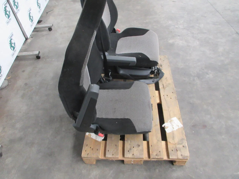 MAN 81.62307-6481//81.62307-6447//81.62307-6516/81.62307-6414 STOEL SET TGX - Seat for Truck: picture 4 MAN 81.62307-6481//81.62307-6447//81.62307-6516/81.62307-6414 STOEL SET TGX - Seat for Truck: picture 4