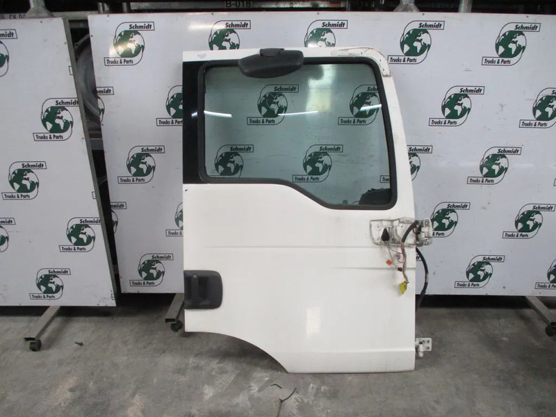 MAN 81.62600-4132 DEUR TGS RECHTS - Door and parts for Truck: picture 2 MAN 81.62600-4132 DEUR TGS RECHTS - Door and parts for Truck: picture 2