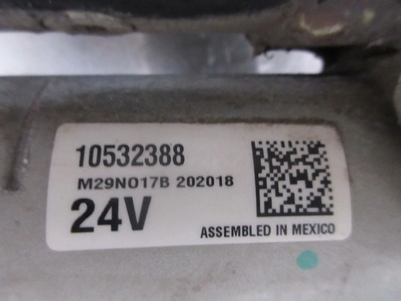 Mercedes-Benz A 007 151 27 01/A 007 151 15 01 / A 007 151 26 01 - Starter for Truck: picture 4 Mercedes-Benz A 007 151 27 01/A 007 151 15 01 / A 007 151 26 01 - Starter for Truck: picture 4