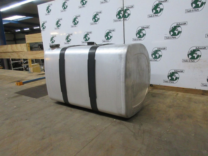 Renault MAGNUM 2012 EURO 5 110X70X70 - Fuel tank for Truck: picture 2 Renault MAGNUM 2012 EURO 5 110X70X70 - Fuel tank for Truck: picture 2