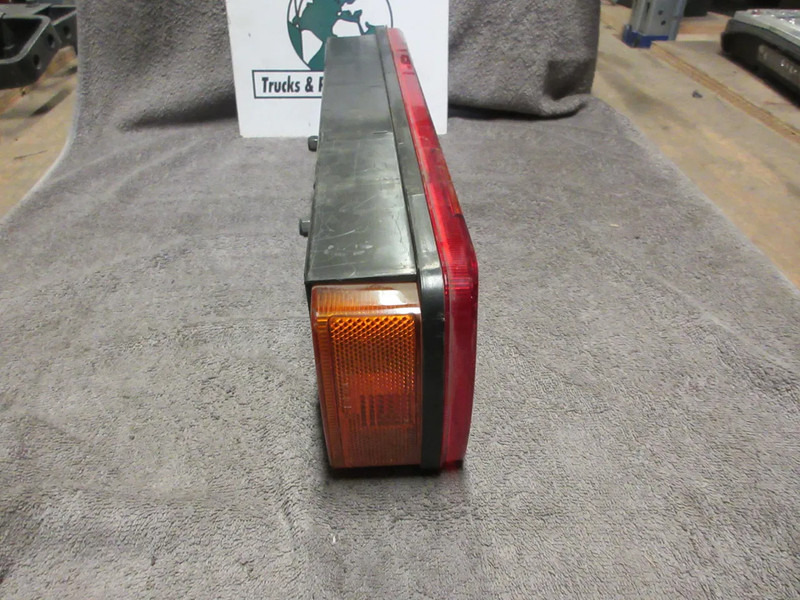 Scania 1498102 ACHTERLAMP SCANIA R SERIE MODEL EURO 5 - Tail light for Truck: picture 4 Scania 1498102 ACHTERLAMP SCANIA R SERIE MODEL EURO 5 - Tail light for Truck: picture 4