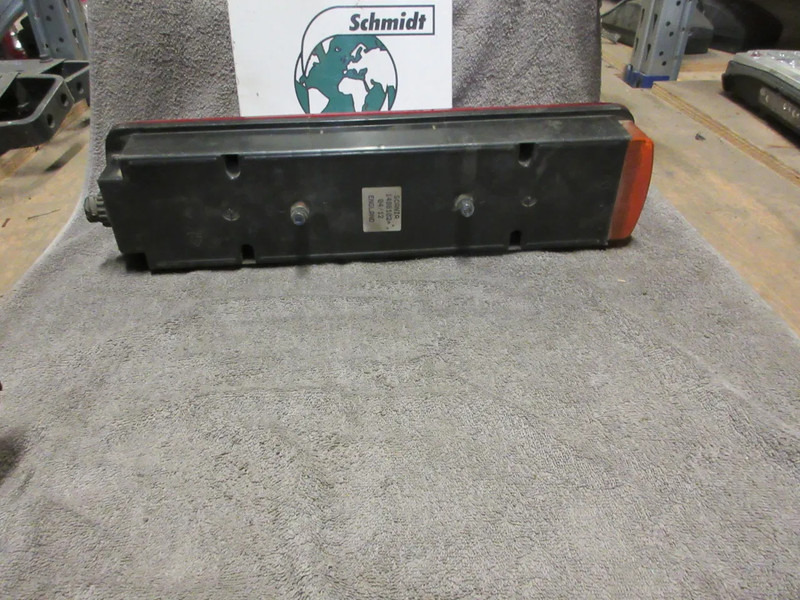 Scania 1498102 ACHTERLAMP SCANIA R SERIE MODEL EURO 5 - Tail light for Truck: picture 3 Scania 1498102 ACHTERLAMP SCANIA R SERIE MODEL EURO 5 - Tail light for Truck: picture 3