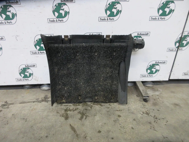 Scania 2380953 // 2476460 // 2054594 // 2302631 SPATBORD MET LED NGS RECHTS - Tail light for Truck: picture 4 Scania 2380953 // 2476460 // 2054594 // 2302631 SPATBORD MET LED NGS RECHTS - Tail light for Truck: picture 4