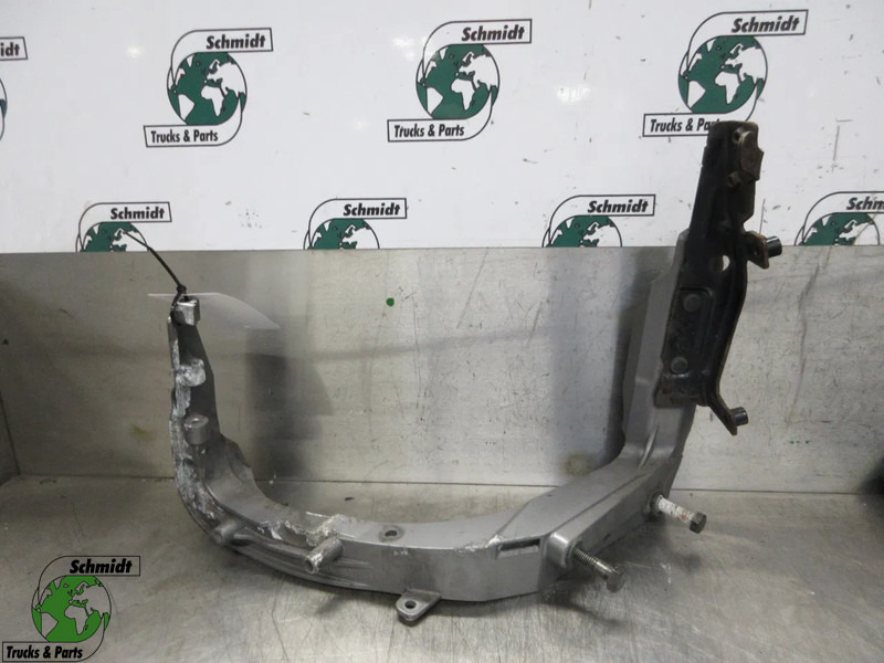 Scania 2479060 KOPLAMP BUMPER DRAGER SCANIA S 450 NGS - Frame/ Chassis for Truck: picture 1 Scania 2479060 KOPLAMP BUMPER DRAGER SCANIA S 450 NGS - Frame/ Chassis for Truck: picture 1