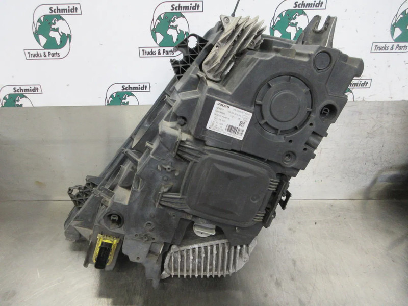 Volvo 2239217 KOPLAMP VOLVO FH 460 RECHTS LICHT BESCHADIG - Headlight for Truck: picture 2 Volvo 2239217 KOPLAMP VOLVO FH 460 RECHTS LICHT BESCHADIG - Headlight for Truck: picture 2