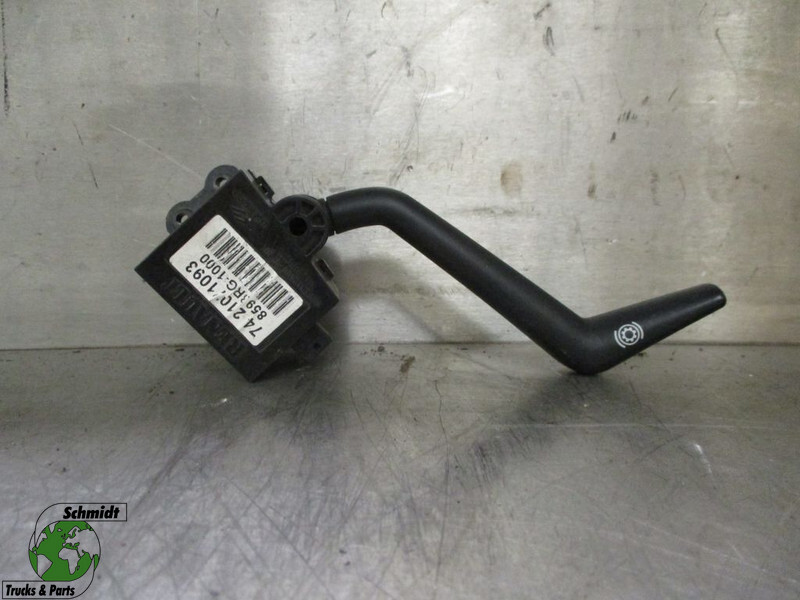 Volvo 7421071093 STUURSCHAKELAAR - Electrical system: picture 1 Volvo 7421071093 STUURSCHAKELAAR - Electrical system: picture 1