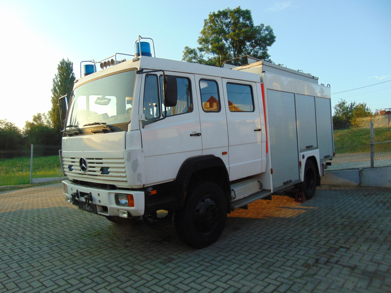 MERCEDES-BENZ 1124AF 4x4 MAGIRUS - Fire truck: picture 1 MERCEDES-BENZ 1124AF 4x4 MAGIRUS - Fire truck: picture 1