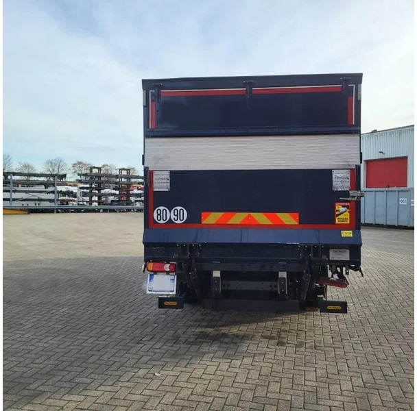 DAF LF 210 / ENGINE RUNNING / ONLY:120371 KM / PLATFORM:1000 KG / LWDS / AIRCO / AUTOMATIC / EURO-6 / 2022 - Box truck: picture 5 DAF LF 210 / ENGINE RUNNING / ONLY:120371 KM / PLATFORM:1000 KG / LWDS / AIRCO / AUTOMATIC / EURO-6 / 2022 - Box truck: picture 5