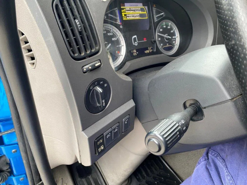 Cab chassis truck DAF LF290 / ONLY:429873KM / LWDS / GOOD TYRES / AUTOMATIC / EURO-6 / 2018: picture 11 Cab chassis truck DAF LF290 / ONLY:429873KM / LWDS / GOOD TYRES / AUTOMATIC / EURO-6 / 2018: picture 11