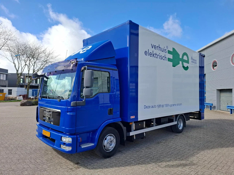 MAN E-TGL 8.180 / 100% ELECTRIC / ONLY:1777 KM / NL MOVING TRUCK / LOADING PLATFORM / STAMPS / AUTOMATIC / 2010 - Box truck, Electric truck: picture 2 MAN E-TGL 8.180 / 100% ELECTRIC / ONLY:1777 KM / NL MOVING TRUCK / LOADING PLATFORM / STAMPS / AUTOMATIC / 2010 - Box truck, Electric truck: picture 2