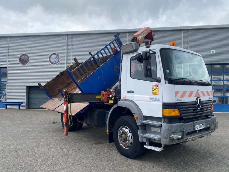 Mercedes-Benz Atego 1823 / 3 SIDE TIPPER+CRANE / BIG AXLE / FULL STEEL / PALFINGER / MANUAL / EURO-2 / 1999 - Tipper, Crane truck: picture 5 Mercedes-Benz Atego 1823 / 3 SIDE TIPPER+CRANE / BIG AXLE / FULL STEEL / PALFINGER / MANUAL / EURO-2 / 1999 - Tipper, Crane truck: picture 5