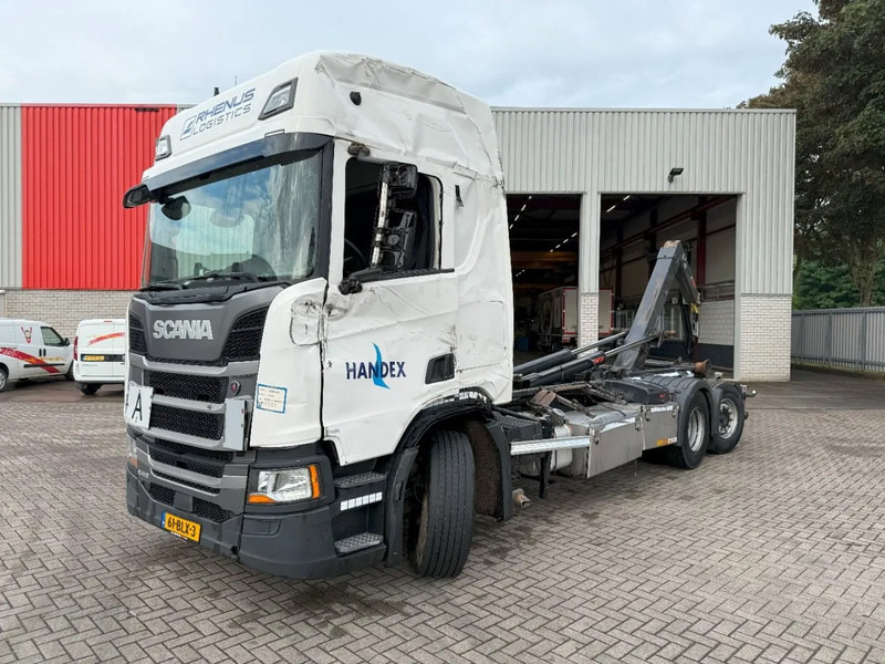 Scania NGS R410 / ENGINE RUNNING / RETARDER / LIFT+LENKACHSE / HIAB 21TON HOOK / NL TRUCK / FRIDGE / EURO-6 / 2019 - Hook lift truck: picture 2 Scania NGS R410 / ENGINE RUNNING / RETARDER / LIFT+LENKACHSE / HIAB 21TON HOOK / NL TRUCK / FRIDGE / EURO-6 / 2019 - Hook lift truck: picture 2
