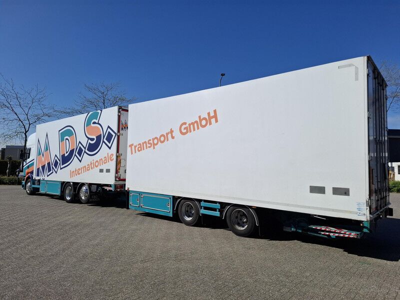 Scania R450 / RETARDER / ISOLATED GERMAN FLOWER COMBI / THROUGH-LOADING SYSTEM/ 2XPLATFORM 2TON / LIFT+LENKACHSE / PARKAIRCO / LWDS / E - Refrigerator truck: picture 3 Scania R450 / RETARDER / ISOLATED GERMAN FLOWER COMBI / THROUGH-LOADING SYSTEM/ 2XPLATFORM 2TON / LIFT+LENKACHSE / PARKAIRCO / LWDS / E - Refrigerator truck: picture 3