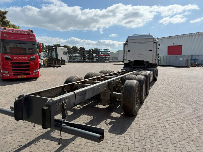 Scania R490 / 8X4 / ENGINE RUNNING / RETARDER / 9 TON FRONT AXLE / LIFT+LENKACHSE / AUTOMATIC / EURO-6 / 2017 - Cab chassis truck: picture 4 Scania R490 / 8X4 / ENGINE RUNNING / RETARDER / 9 TON FRONT AXLE / LIFT+LENKACHSE / AUTOMATIC / EURO-6 / 2017 - Cab chassis truck: picture 4