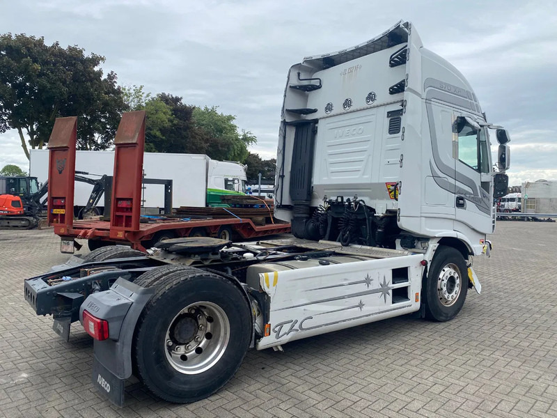 Iveco Stralis 570 XP / ENGINE RUNNING / INTARDER / PARKCOOL / DOUBLE TANK / NAVI / LEATHER / ONLY:749717 KM / ALCOA / EURO-6 / 2017 - Tractor unit: picture 5 Iveco Stralis 570 XP / ENGINE RUNNING / INTARDER / PARKCOOL / DOUBLE TANK / NAVI / LEATHER / ONLY:749717 KM / ALCOA / EURO-6 / 2017 - Tractor unit: picture 5