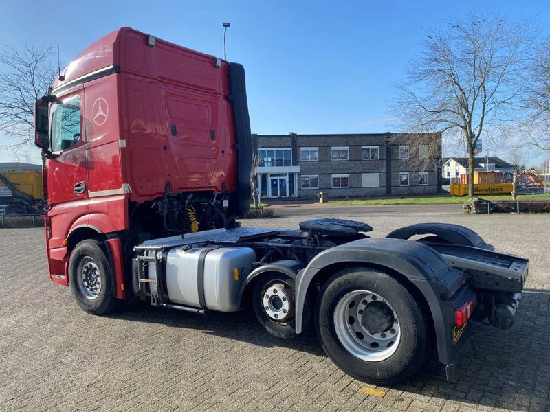 Mercedes-Benz Actros 2442 / 6x2 / NL TRUCK / TUV:01-06-2025 / PARKCOOL+HEAT / LWDS / FRIDGE / AUTOMATIC / EURO-6 / 2015 - Tractor unit: picture 3 Mercedes-Benz Actros 2442 / 6x2 / NL TRUCK / TUV:01-06-2025 / PARKCOOL+HEAT / LWDS / FRIDGE / AUTOMATIC / EURO-6 / 2015 - Tractor unit: picture 3