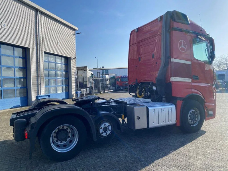 Mercedes-Benz Actros 2442 / 6x2 / NL TRUCK / TUV:01-06-2025 / PARKCOOL+HEAT / LWDS / FRIDGE / AUTOMATIC / EURO-6 / 2015 - Tractor unit: picture 5 Mercedes-Benz Actros 2442 / 6x2 / NL TRUCK / TUV:01-06-2025 / PARKCOOL+HEAT / LWDS / FRIDGE / AUTOMATIC / EURO-6 / 2015 - Tractor unit: picture 5