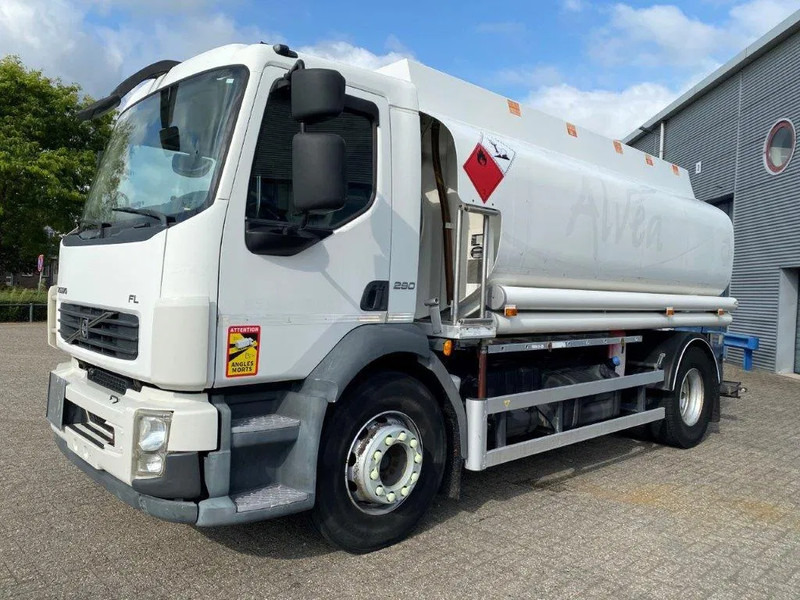 Volvo FL7-290 / 5 COMPARTIMENTS / 13000 LITER TOTAL / PUMP / ONLY:288120 KM / AUTOMATIC / EURO-5 / 2009 - Tank truck: picture 1 Volvo FL7-290 / 5 COMPARTIMENTS / 13000 LITER TOTAL / PUMP / ONLY:288120 KM / AUTOMATIC / EURO-5 / 2009 - Tank truck: picture 1