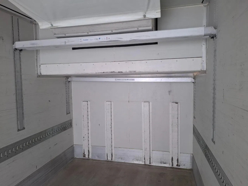 Isothermal truck Volvo FM11-330 / VEB / LWDS / ONLY:442862 KM / CARRIER SUPRA 1250 / DOPPELSTOCK / PLATFORM 2TON / DATALOG / FULL-AIR / TOP CONDITION /: picture 10 Isothermal truck Volvo FM11-330 / VEB / LWDS / ONLY:442862 KM / CARRIER SUPRA 1250 / DOPPELSTOCK / PLATFORM 2TON / DATALOG / FULL-AIR / TOP CONDITION /: picture 10