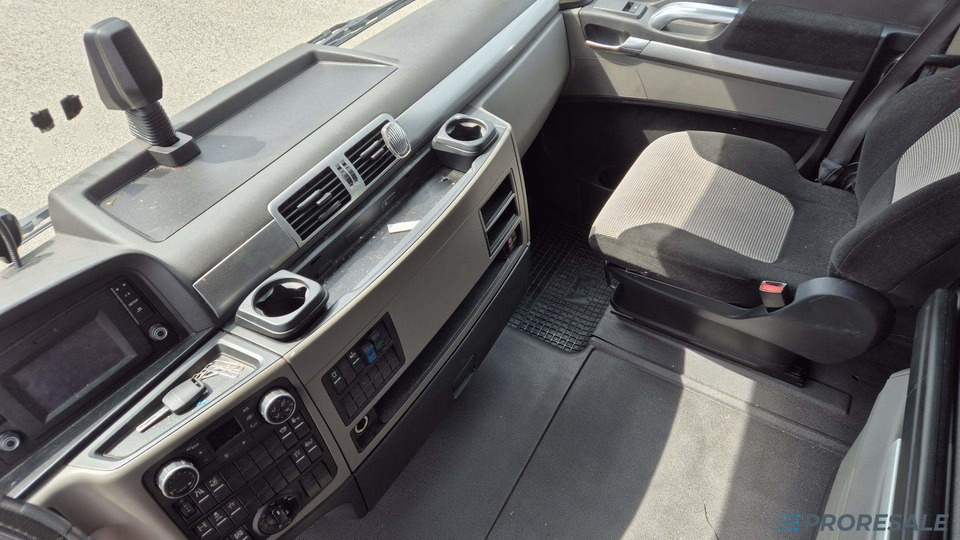 Tractor unit MAN TGX 18.500 XXL LOW DECK EURO 6: picture 6 Tractor unit MAN TGX 18.500 XXL LOW DECK EURO 6: picture 6