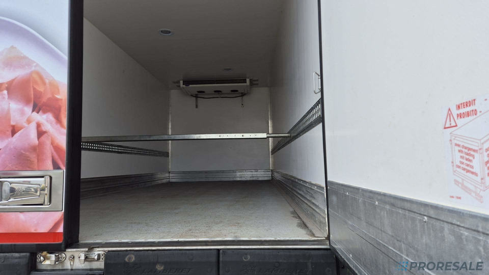 VOLVO FL 250 BB EURO 6 - mrazírna + CARRIER XARIOS 600 EL MAXI - Refrigerator truck: picture 5 VOLVO FL 250 BB EURO 6 - mrazírna + CARRIER XARIOS 600 EL MAXI - Refrigerator truck: picture 5