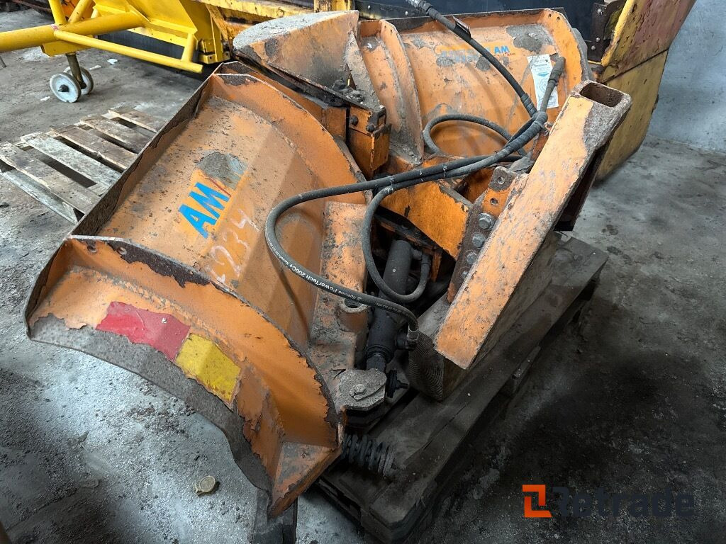 AM/HWH V-sneplov med 2 * 90 cm / Snowplow - Construction equipment: picture 2 AM/HWH V-sneplov med 2 * 90 cm / Snowplow - Construction equipment: picture 2