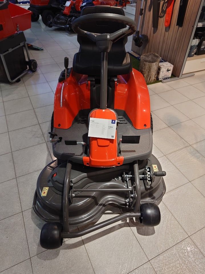 (Ny) Eldriven gräsklippare Husqvarna R 112 IC RIDER - Agricultural machinery: picture 3 (Ny) Eldriven gräsklippare Husqvarna R 112 IC RIDER - Agricultural machinery: picture 3