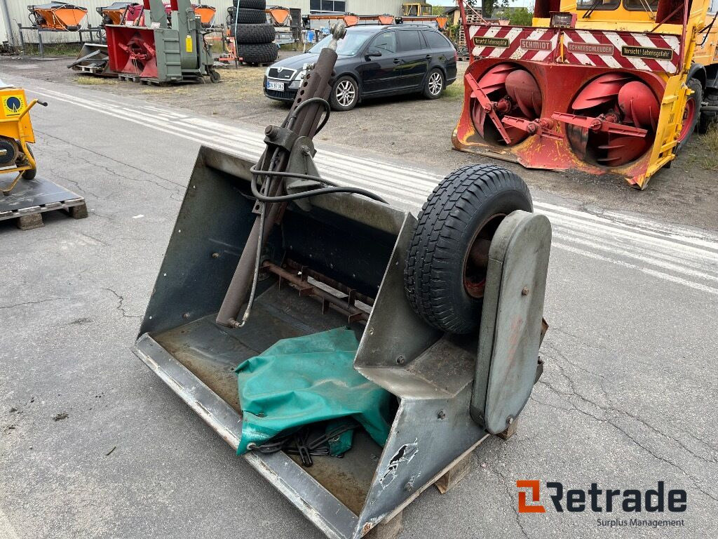 Fjærås 600/1350 liftophængt selvlæssende salt/grusudlægger. - Construction equipment: picture 1 Fjærås 600/1350 liftophængt selvlæssende salt/grusudlægger. - Construction equipment: picture 1