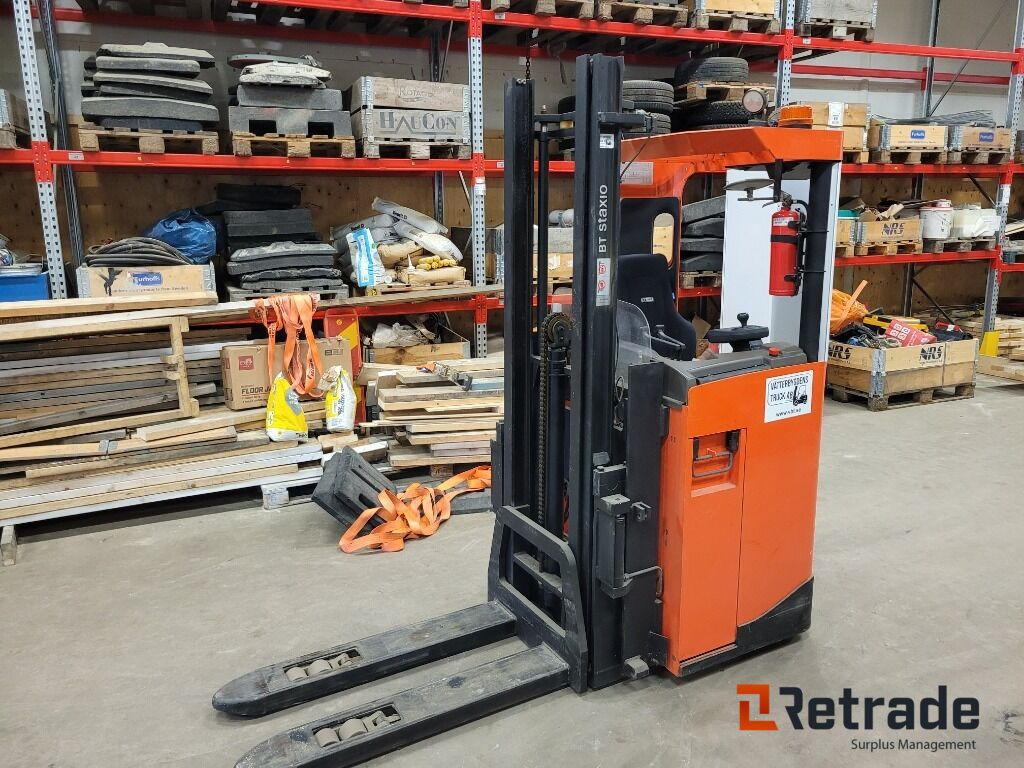 Gaffeltruck Sittstaplare BT SRE135L låga timmar - 2017 - Stacker: picture 1 Gaffeltruck Sittstaplare BT SRE135L låga timmar - 2017 - Stacker: picture 1