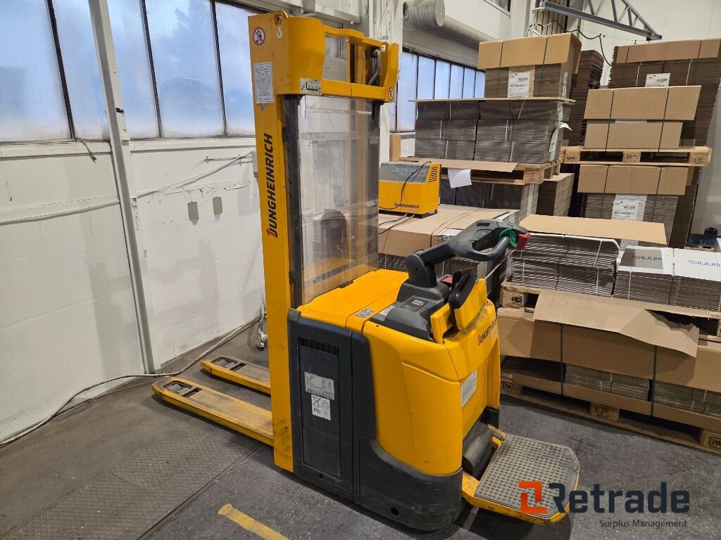 Jungheinrich erc 216z med lader 2015 mod - Stacker: picture 2 Jungheinrich erc 216z med lader 2015 mod - Stacker: picture 2