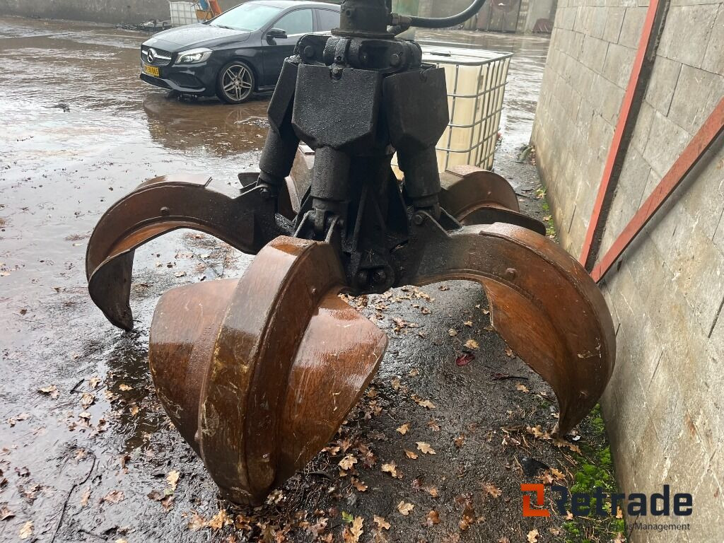 Knusnings- og sorteringsudstyr FUCHS MHL 320 - Skrot sorteringskran - Waste/ Industry handler: picture 4 Knusnings- og sorteringsudstyr FUCHS MHL 320 - Skrot sorteringskran - Waste/ Industry handler: picture 4