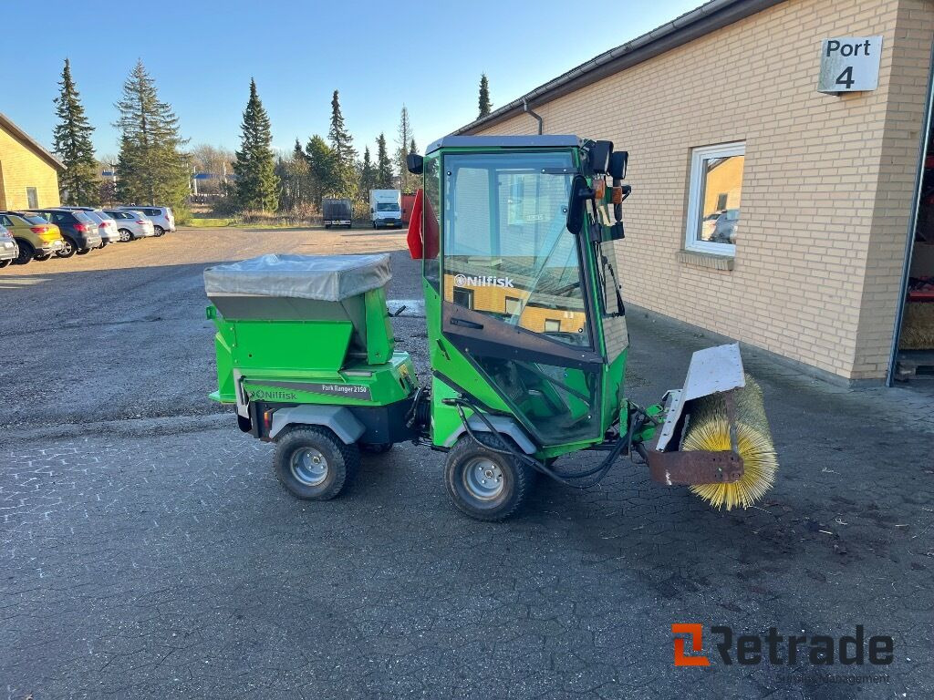 Plæne- og parkmaskiner EGHOLM 2150 Redskabsbærer - Municipal/ Special vehicle: picture 3 Plæne- og parkmaskiner EGHOLM 2150 Redskabsbærer - Municipal/ Special vehicle: picture 3