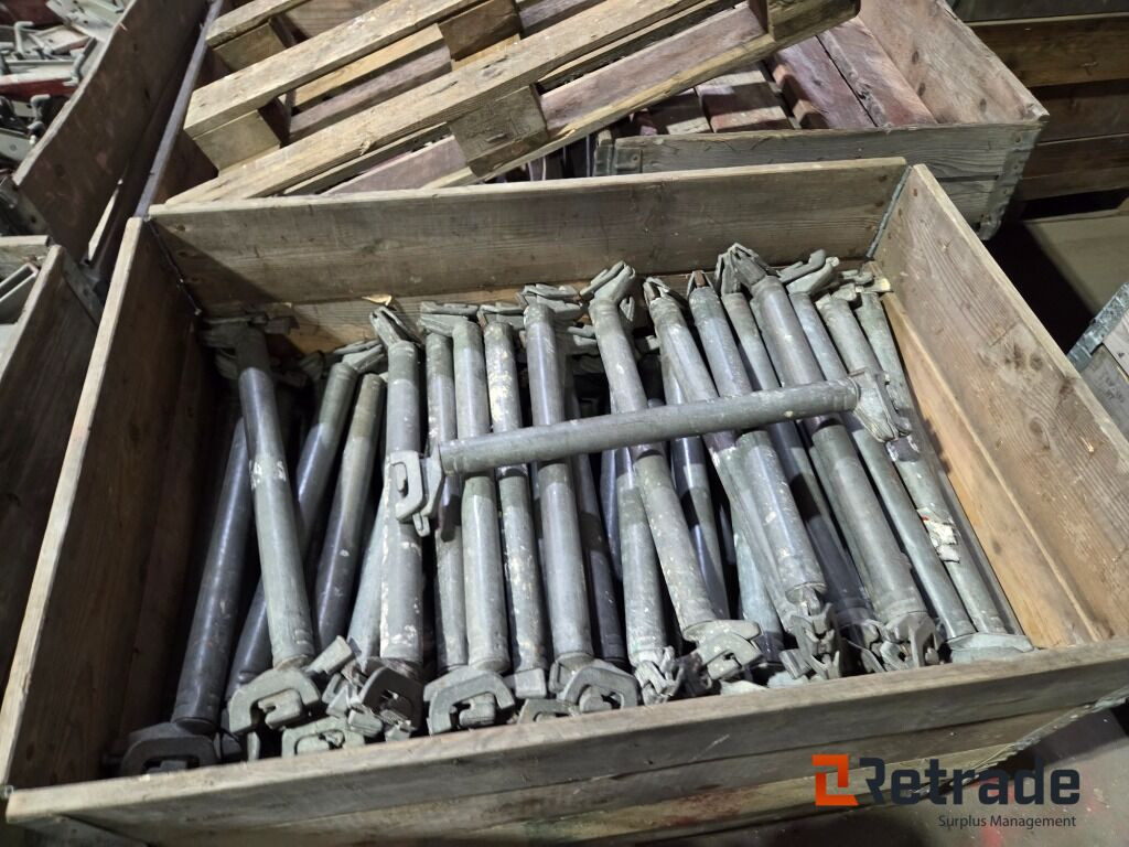 Ställningsmaterial Pluseight / Plus 8 / +8 - Construction equipment: picture 2 Ställningsmaterial Pluseight / Plus 8 / +8 - Construction equipment: picture 2