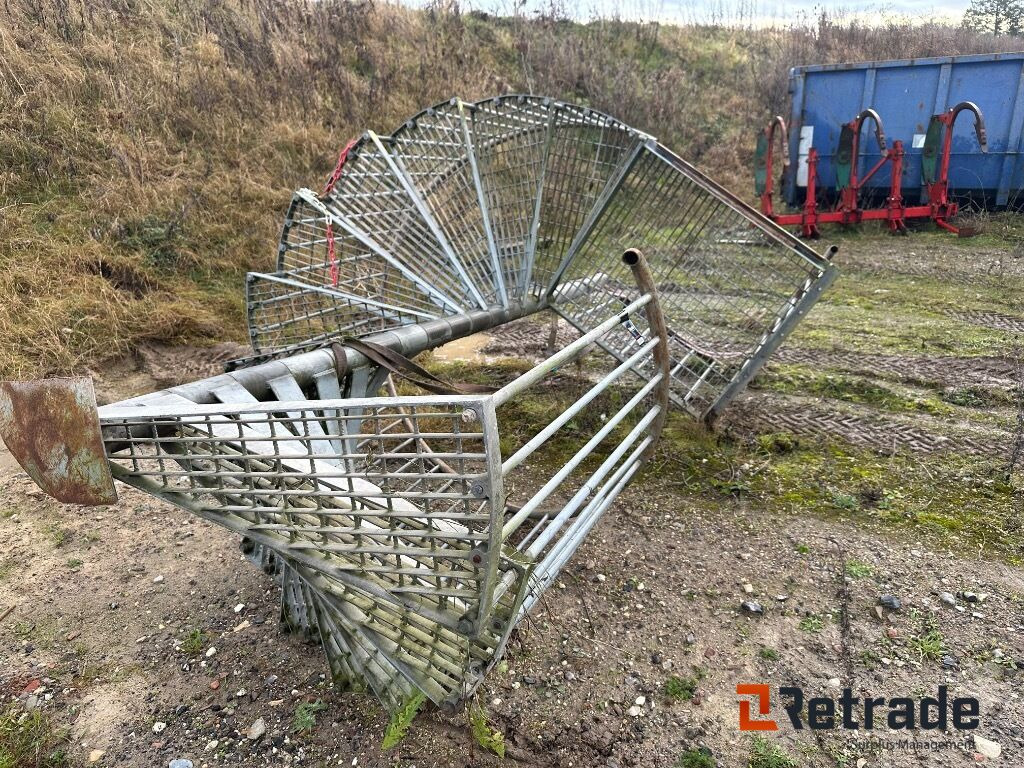 Trappe - Tool/ Equipment: picture 3 Trappe - Tool/ Equipment: picture 3