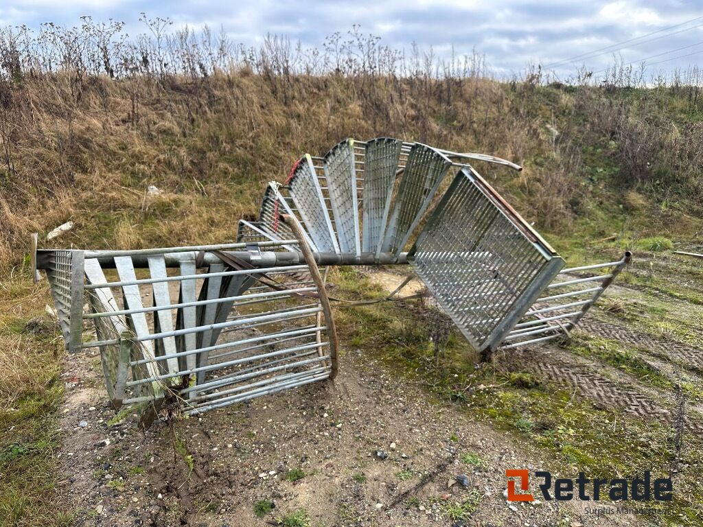 Trappe - Tool/ Equipment: picture 1 Trappe - Tool/ Equipment: picture 1