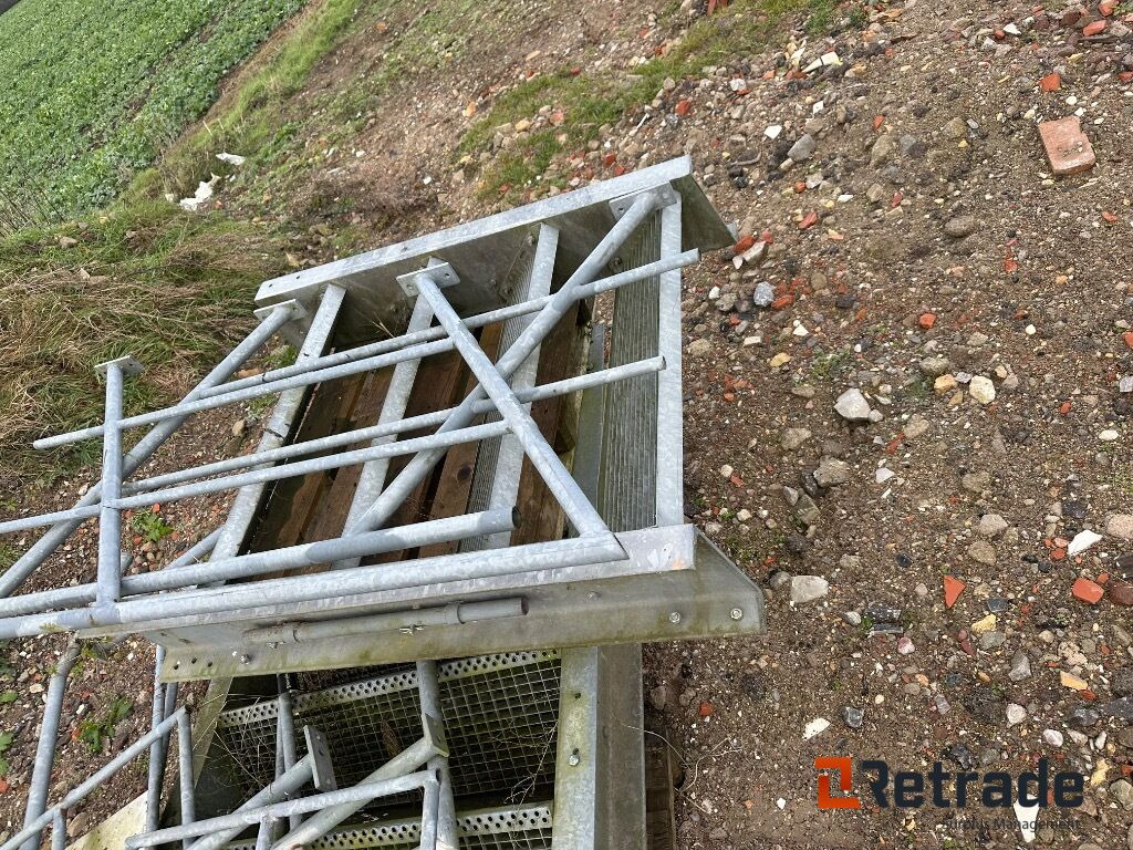 Trappe/ Stairs - Tool/ Equipment: picture 4 Trappe/ Stairs - Tool/ Equipment: picture 4