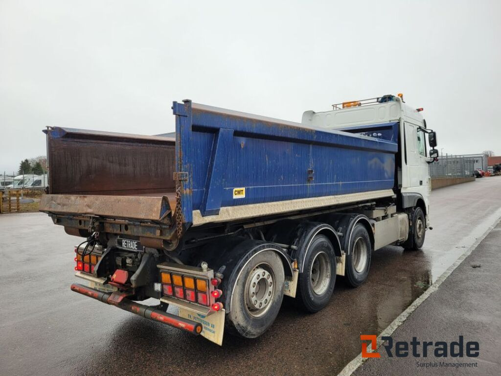 Tridem lastväxlare med flak Daf XF530 FAW Euro 6, låga mil -2022 - Tipper: picture 4 Tridem lastväxlare med flak Daf XF530 FAW Euro 6, låga mil -2022 - Tipper: picture 4