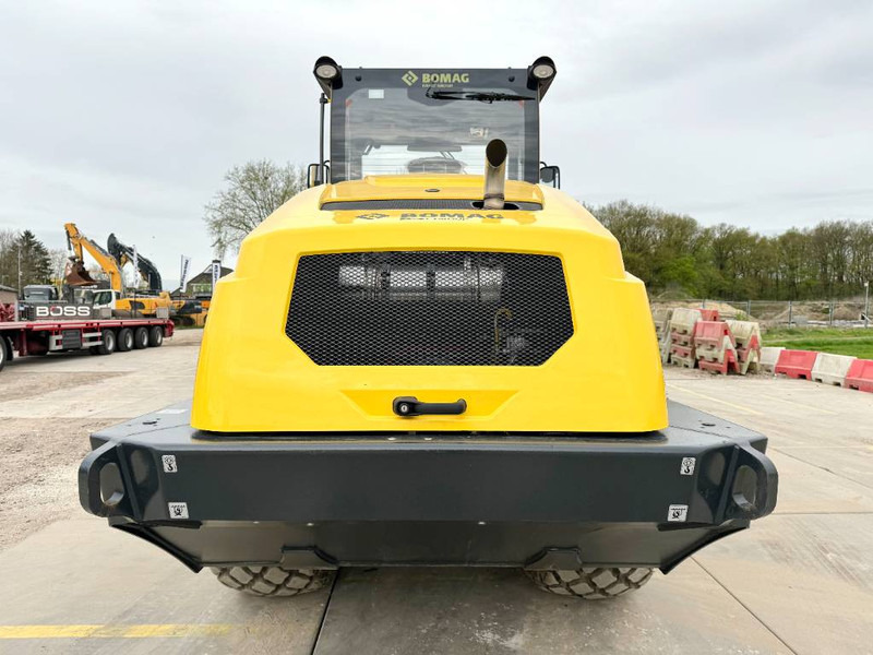 Bomag BW213D-5 - New / Unused / Vibrating Roller - Roller: picture 4 Bomag BW213D-5 - New / Unused / Vibrating Roller - Roller: picture 4