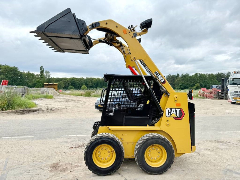 Skid steer loader Cat 216B3 - New / Unused / Extra Hydraulic: picture 17