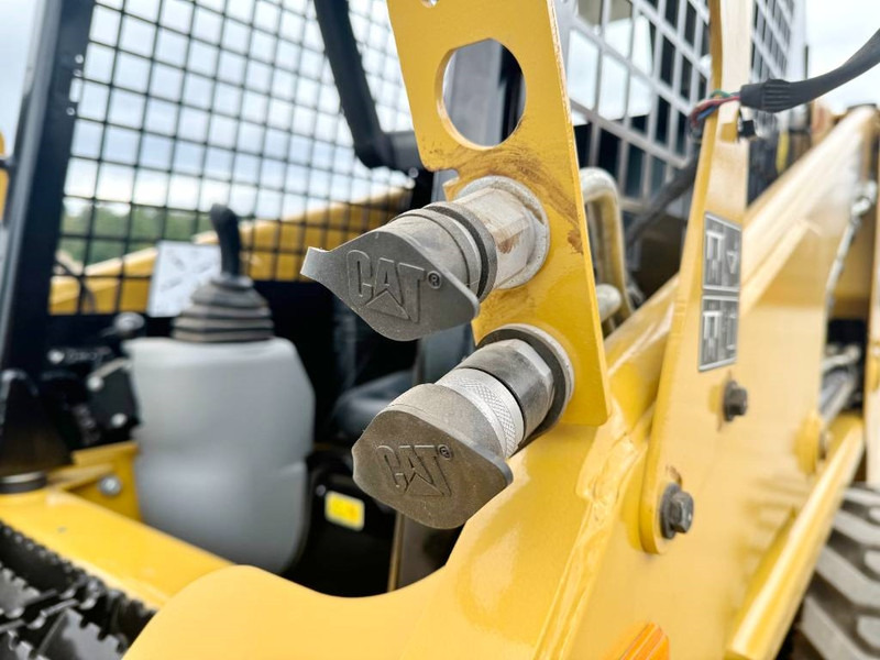 Skid steer loader Cat 216B3 - New / Unused / Extra Hydraulic: picture 10