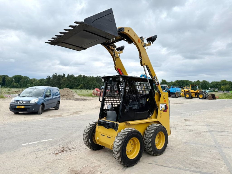 Skid steer loader Cat 216B3 - New / Unused / Extra Hydraulic: picture 16