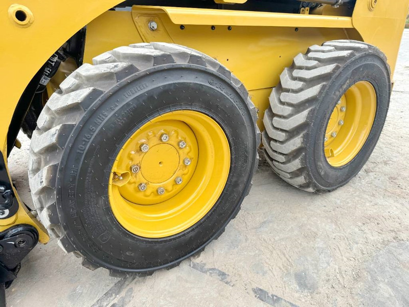 Skid steer loader Cat 216B3 - New / Unused / Extra Hydraulic: picture 13