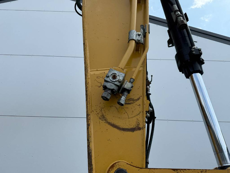 Crawler excavator Cat 323DL - German Machine / Quick Coupler: picture 15