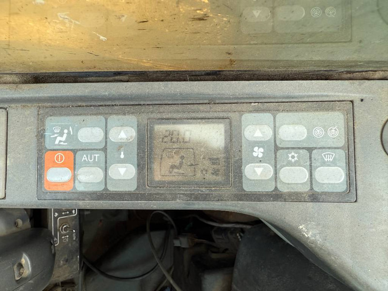 Crawler excavator Cat 323DL - German Machine / Quick Coupler: picture 12