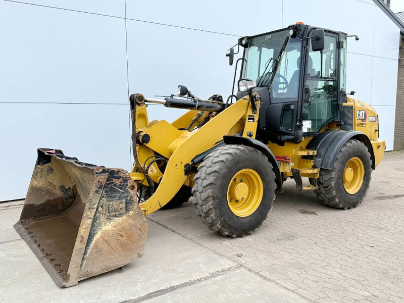 Cat 908M - German Machine / Quick Coupler - Wheel loader: picture 2 Cat 908M - German Machine / Quick Coupler - Wheel loader: picture 2